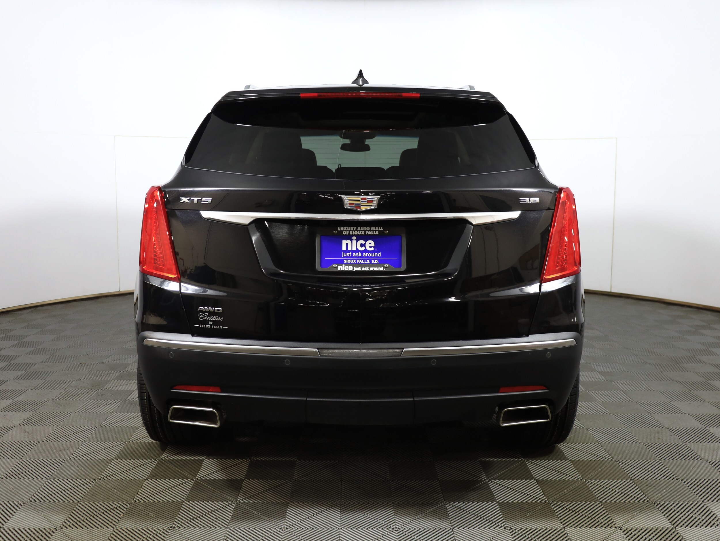 2019 Cadillac XT5 Premium Luxury photo 3