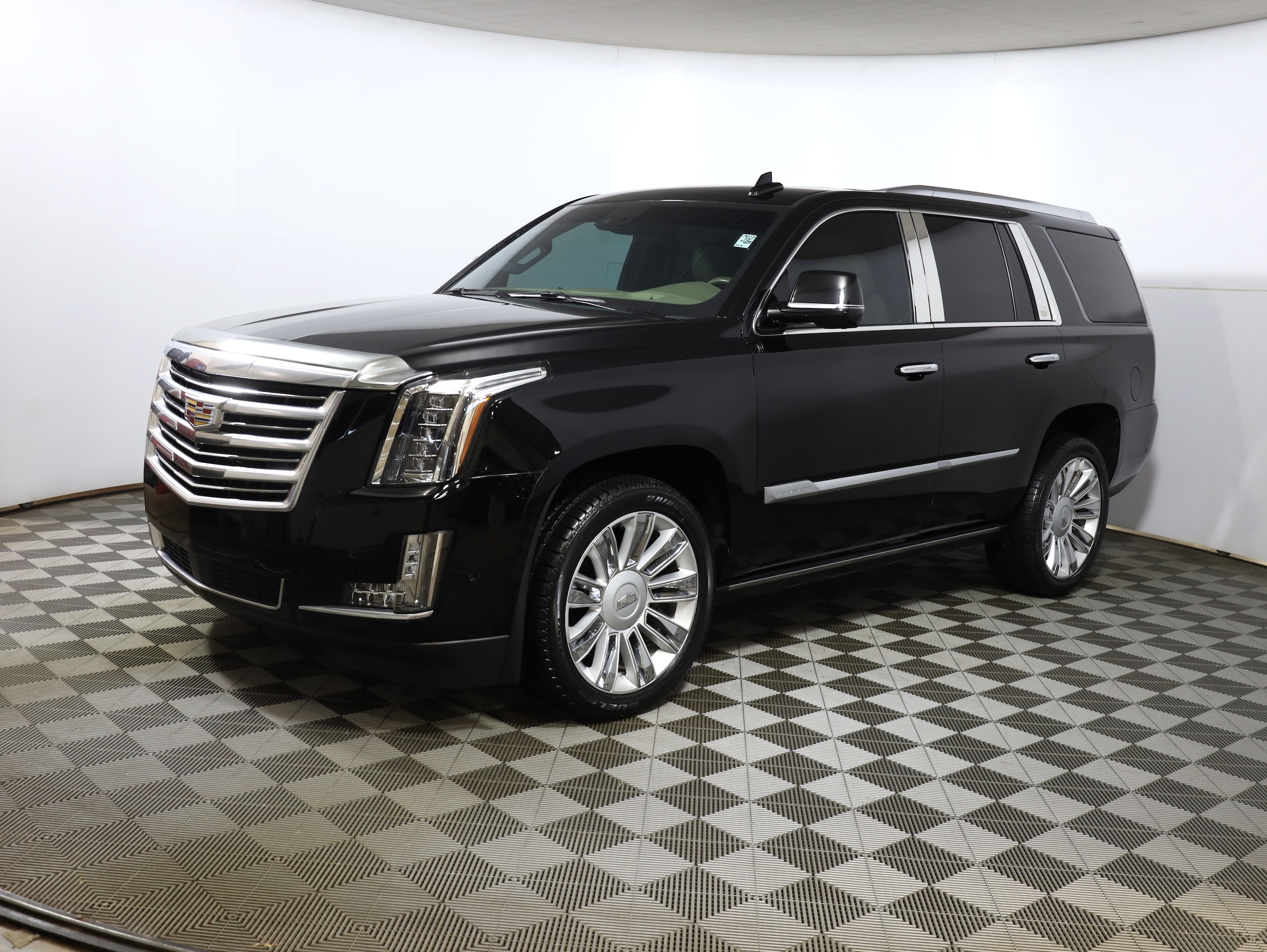 2020 Cadillac Escalade Platinum's photo