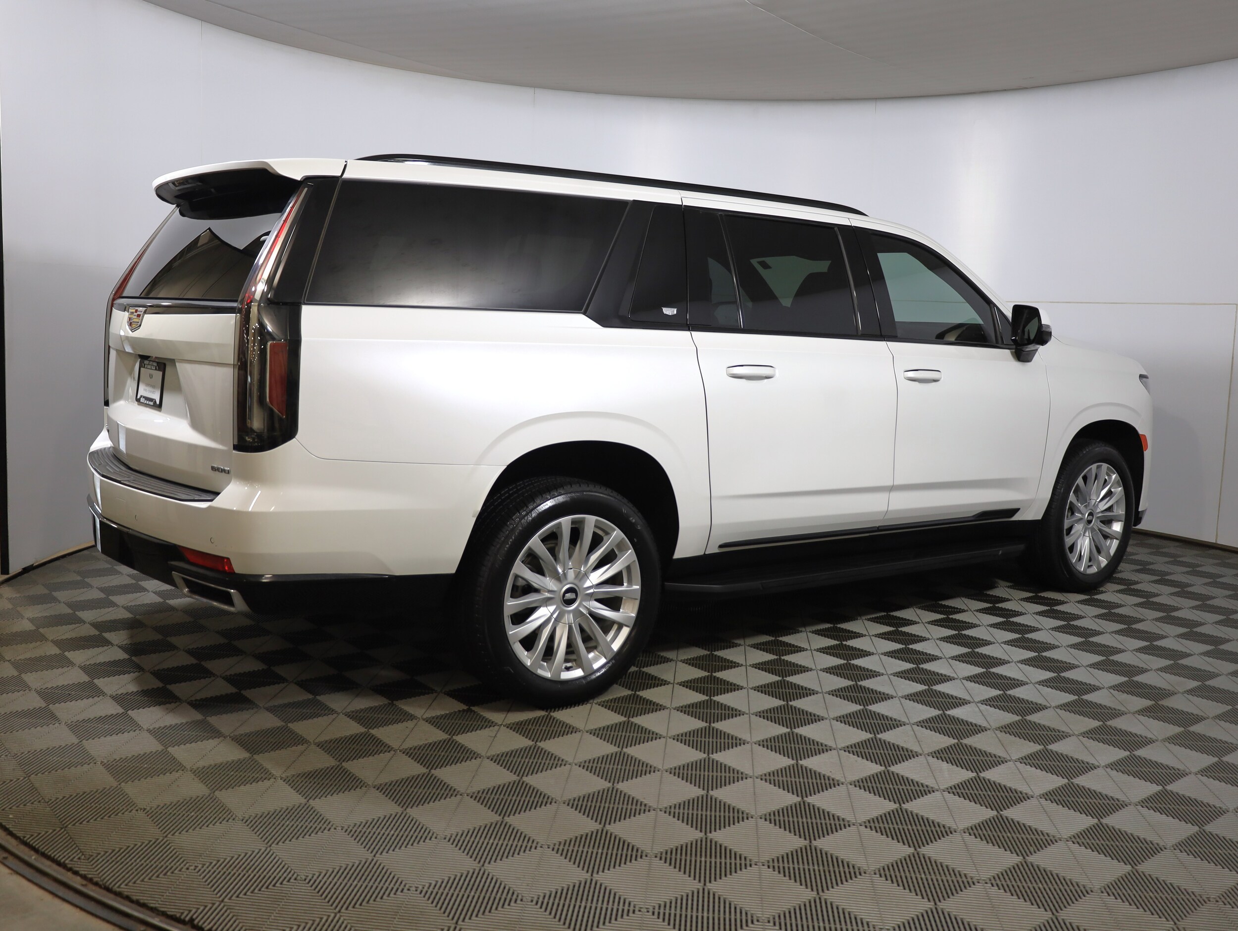 2022 Cadillac Escalade ESV Luxury photo 4