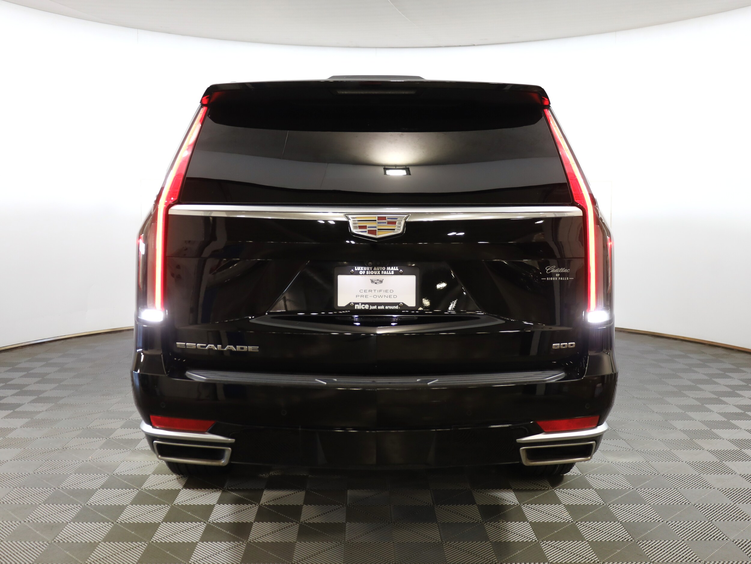 2024 Cadillac Escalade ESV Premium Luxury Platinum photo 3