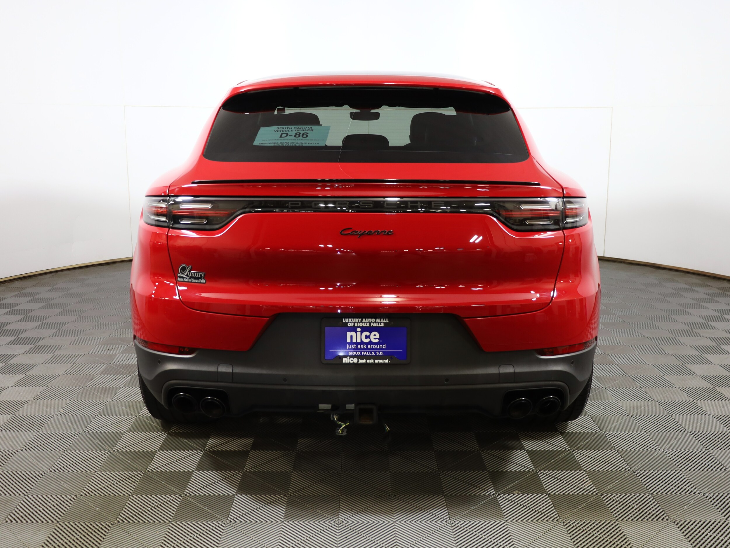 2022 Porsche Cayenne Coupe photo 3