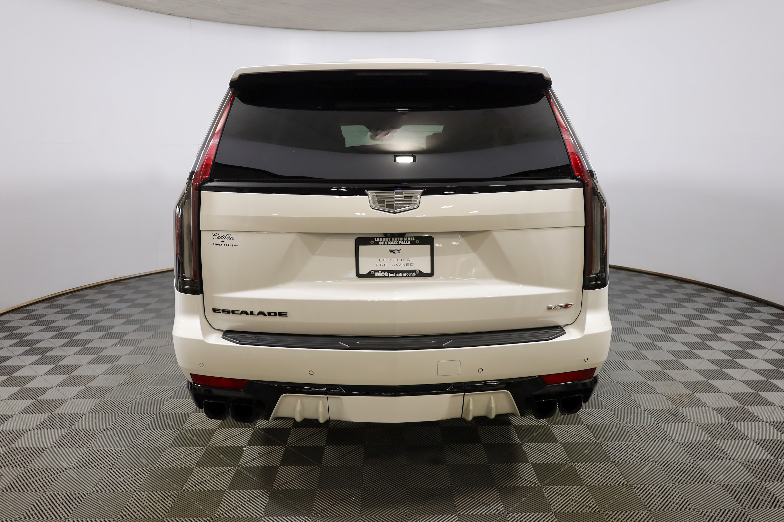 2023 CADILLAC s
