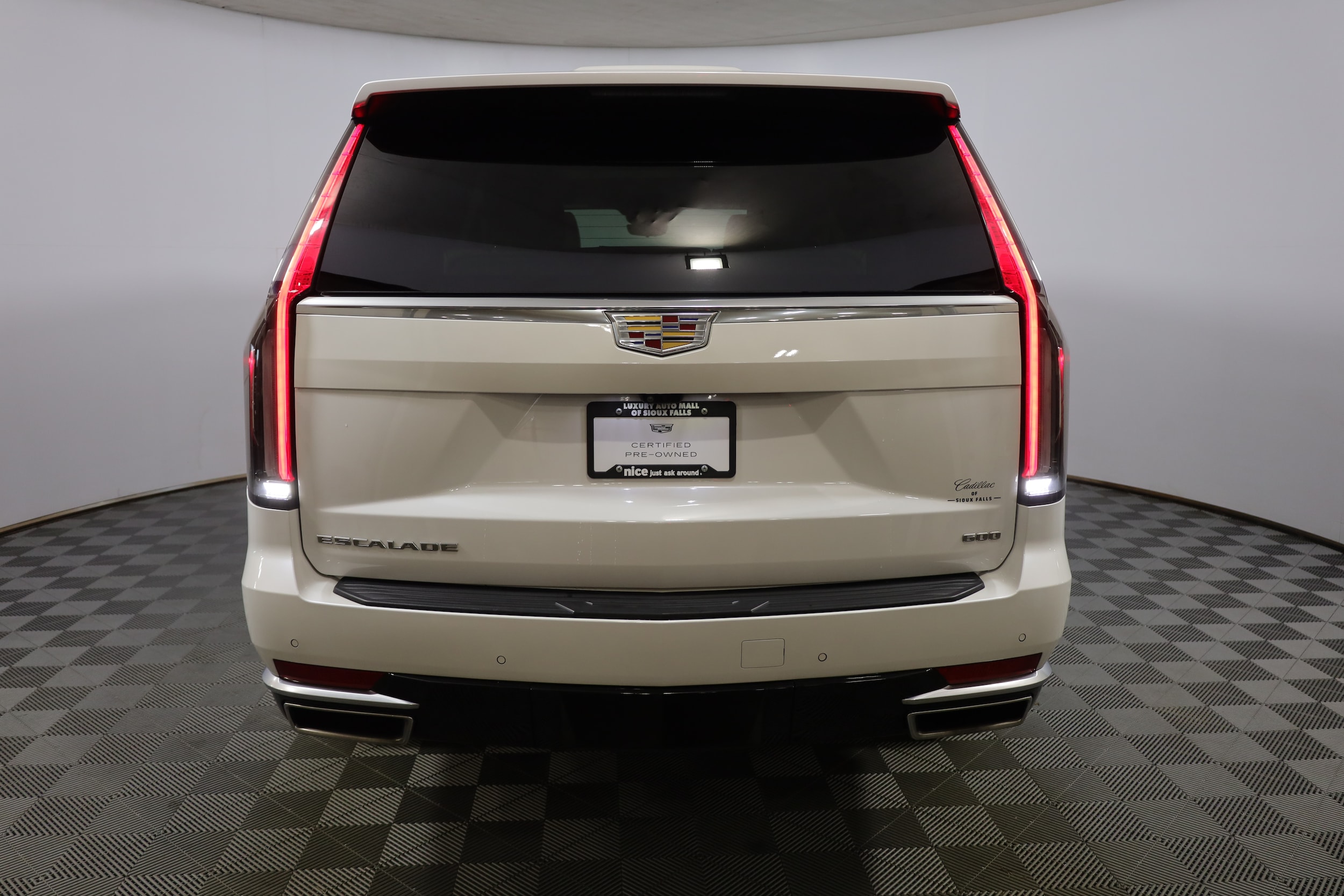 2023 CADILLAC s