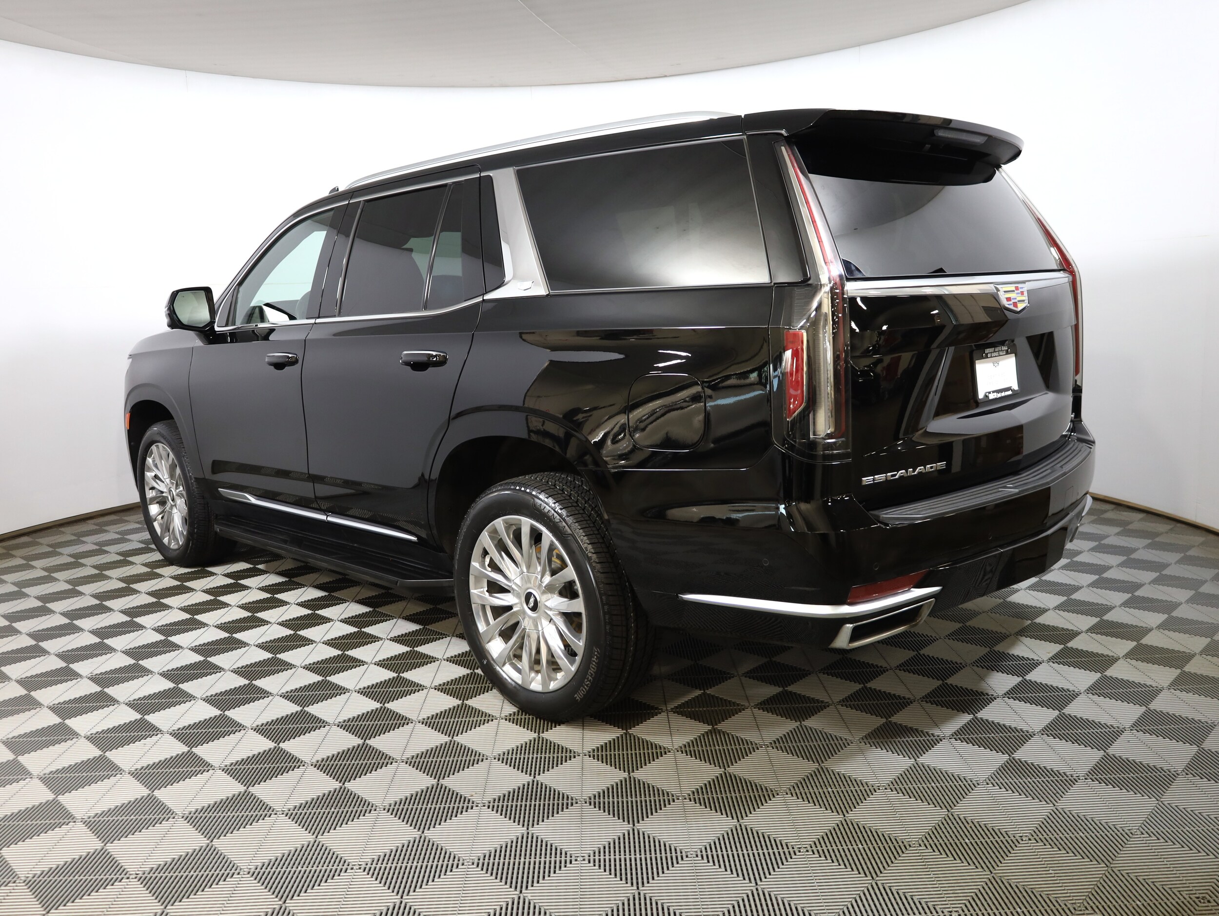 2022 Cadillac Escalade Premium Luxury photo 2