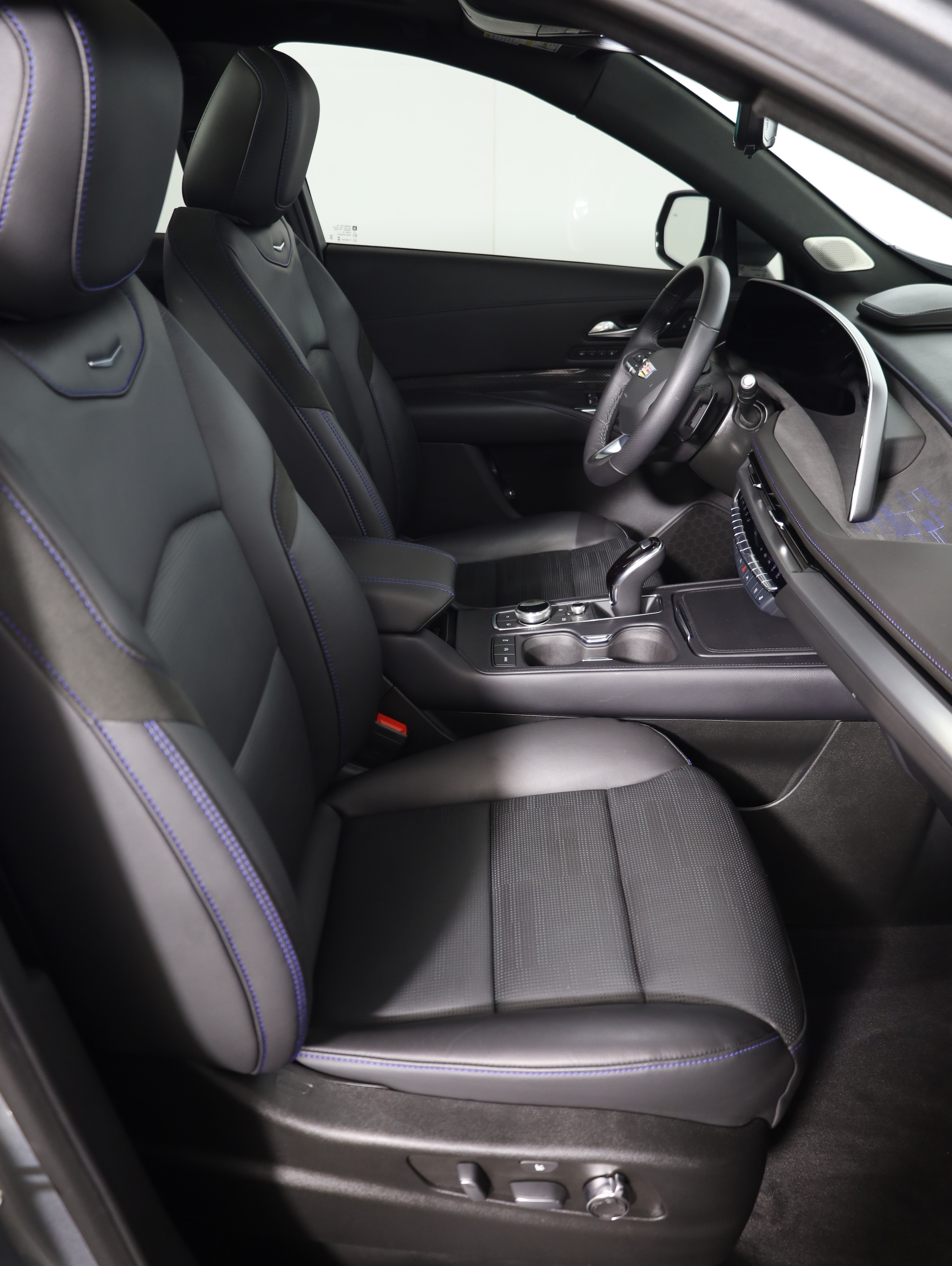 2024 Cadillac XT4 Sport - Photo 8