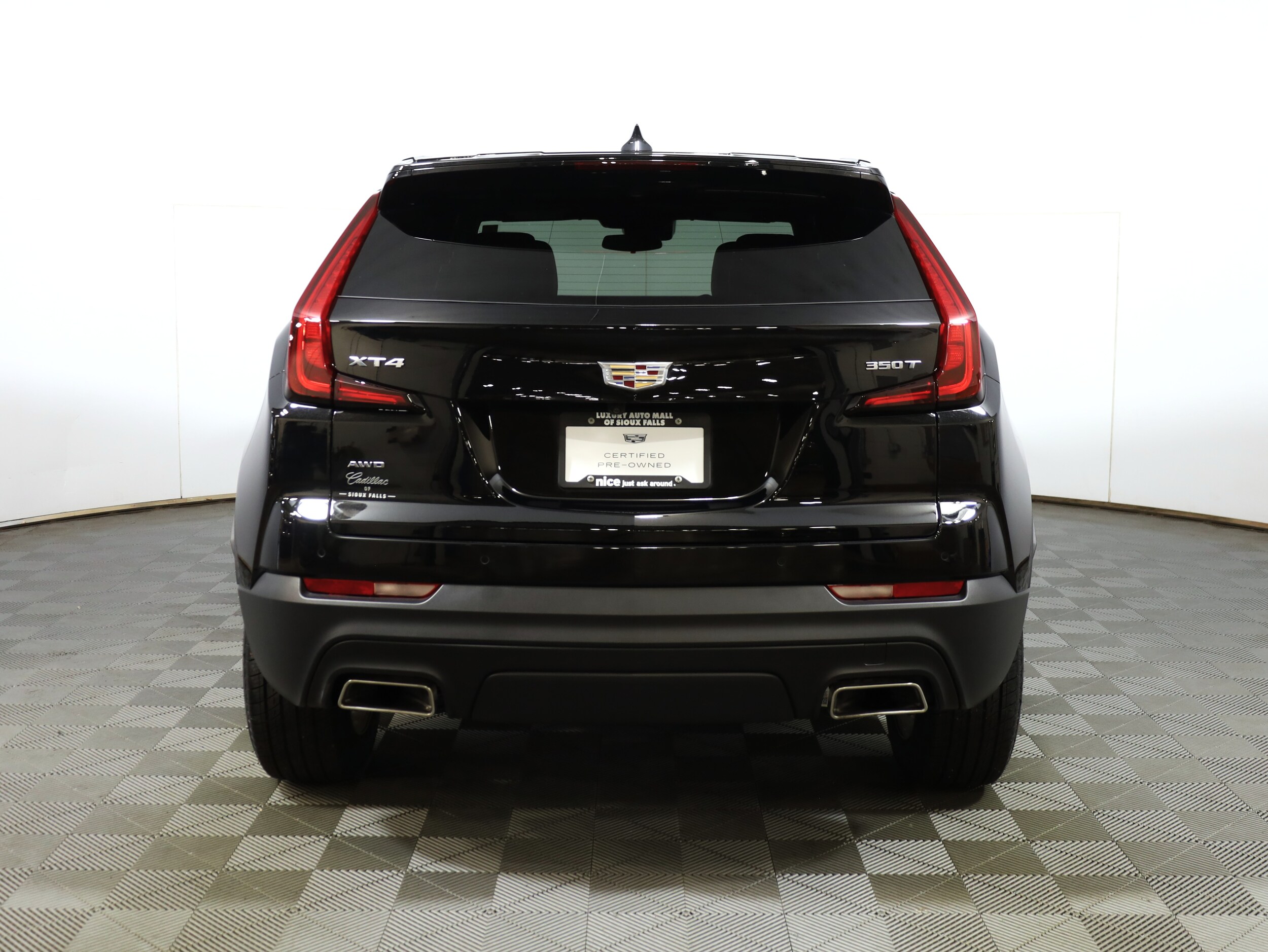 2023 Cadillac XT4 Luxury photo 3