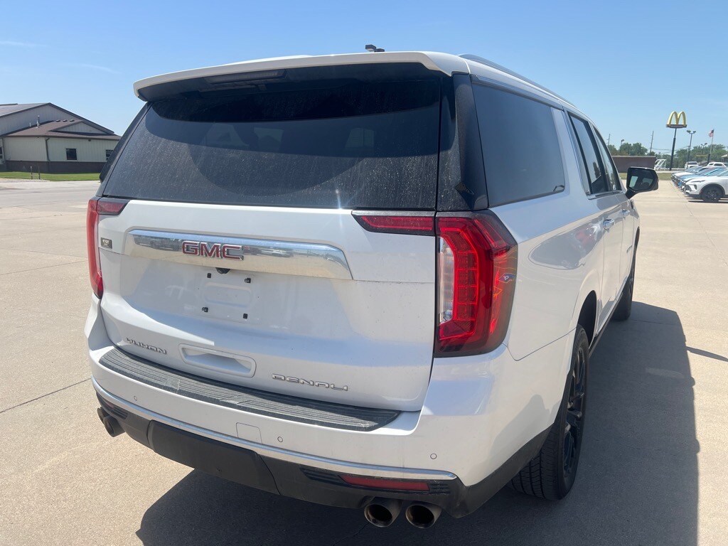 2022 Gmc Yukon XL Denali photo 2