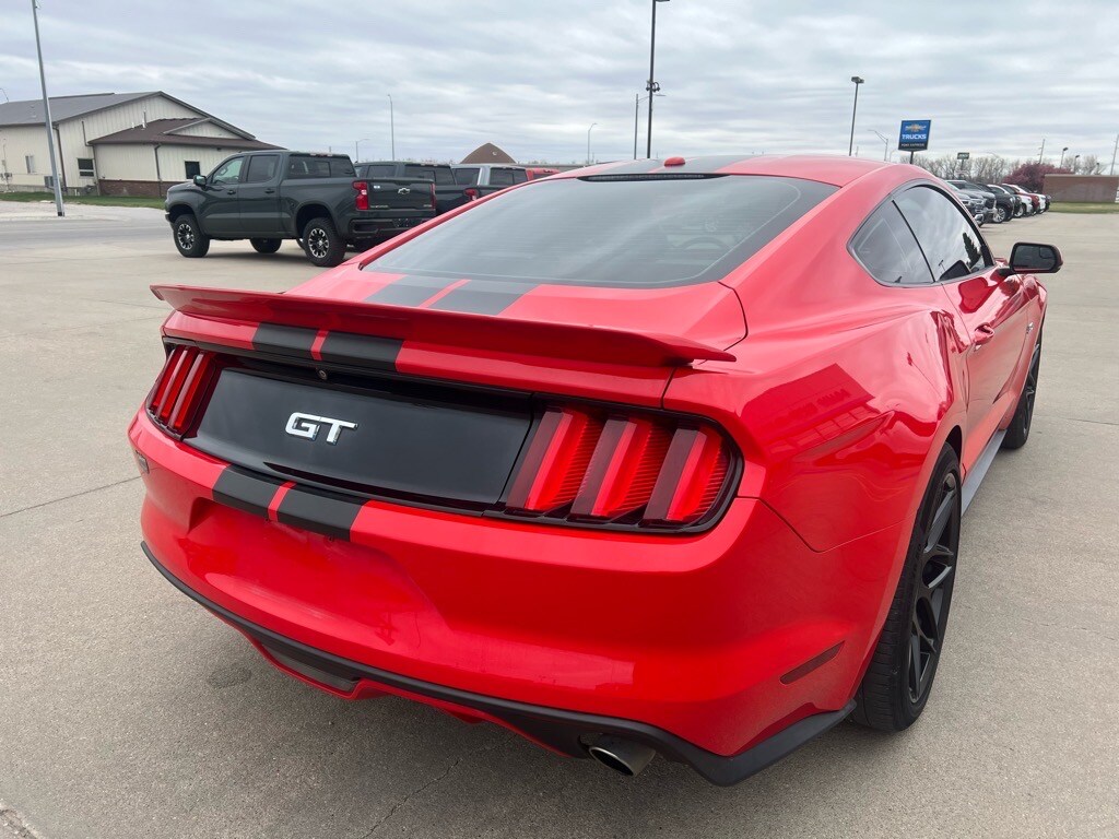 2015 Ford Mustang GT Premium photo 4