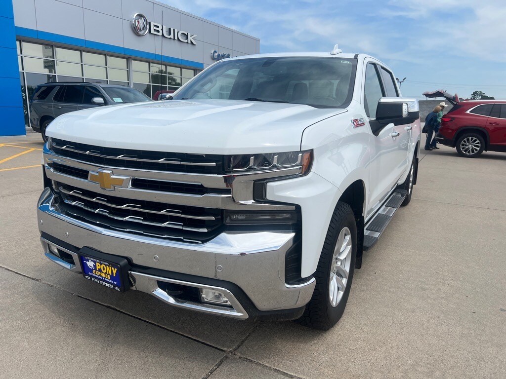 2020 Chevrolet Silverado 1500 LTZ photo 2