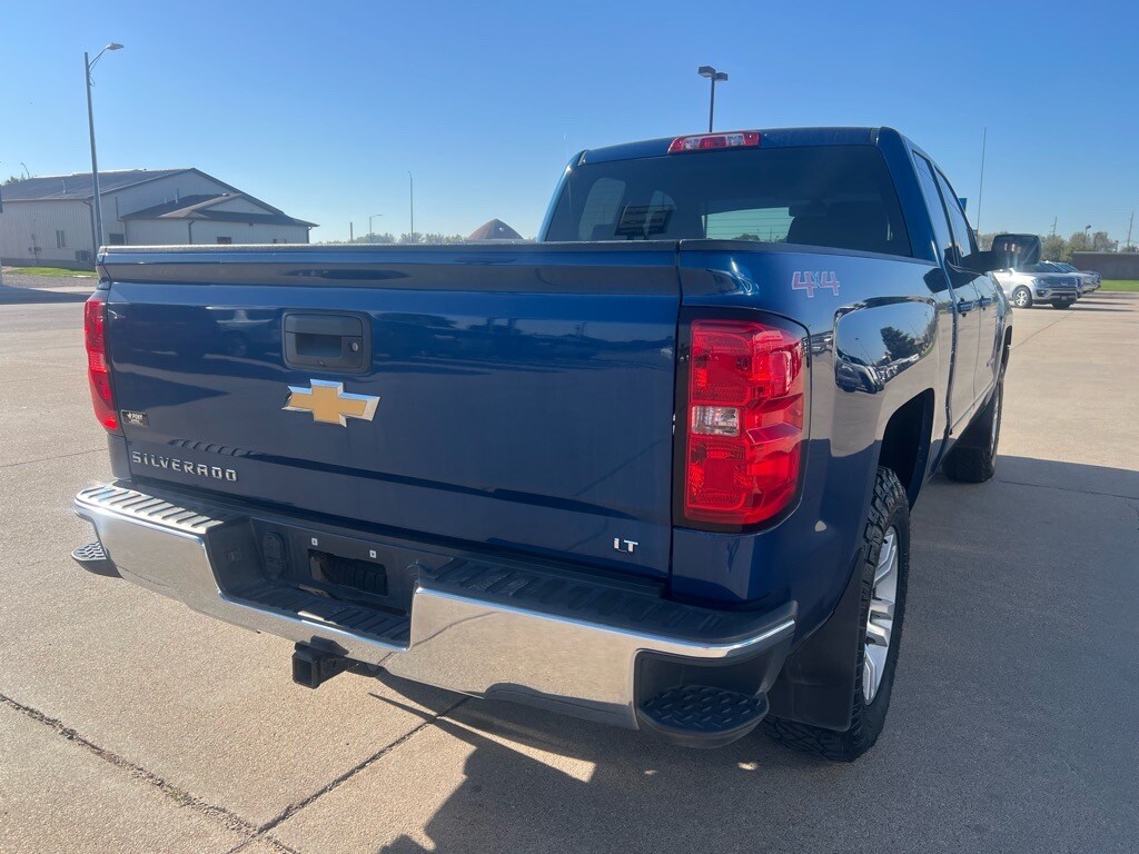 2017 Chevrolet Silverado 1500 LT photo 4