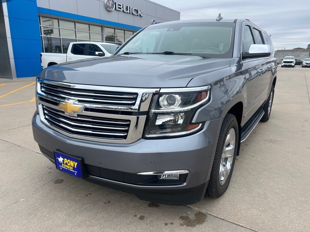 2018 Chevrolet Suburban Premier photo 2