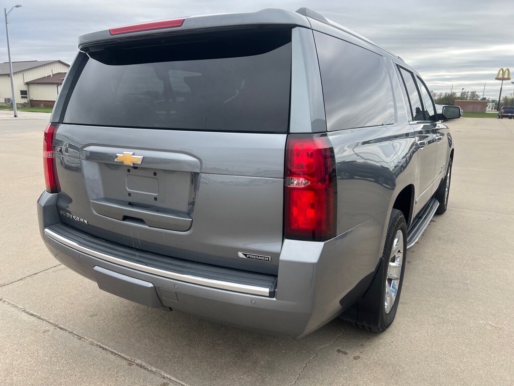 2018 Chevrolet Suburban Premier photo 4