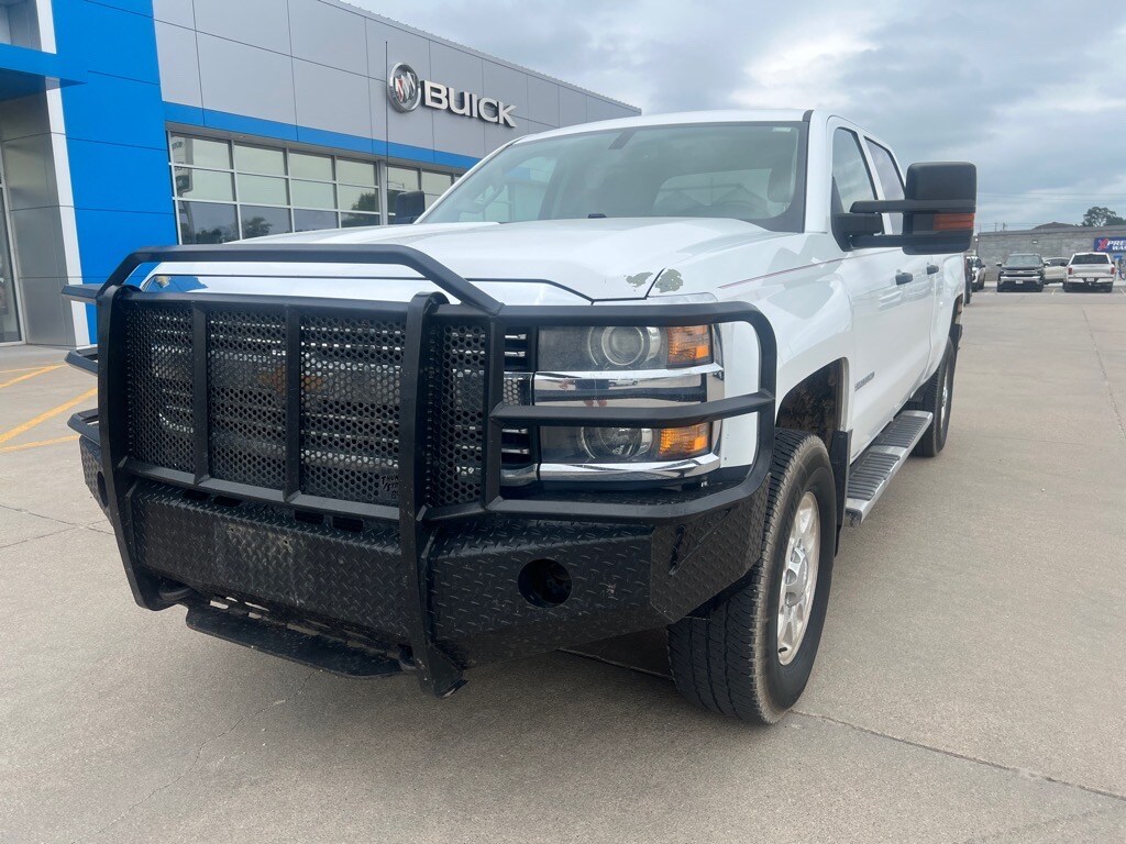 2015 Chevrolet Silverado 2500HD photo 2