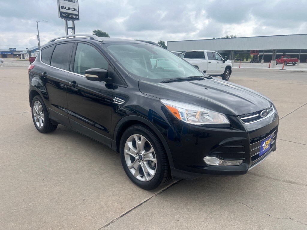 2015 Ford Escape Titanium photo 2