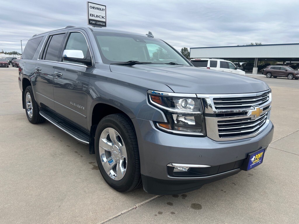 2018 Chevrolet Suburban Premier photo 3