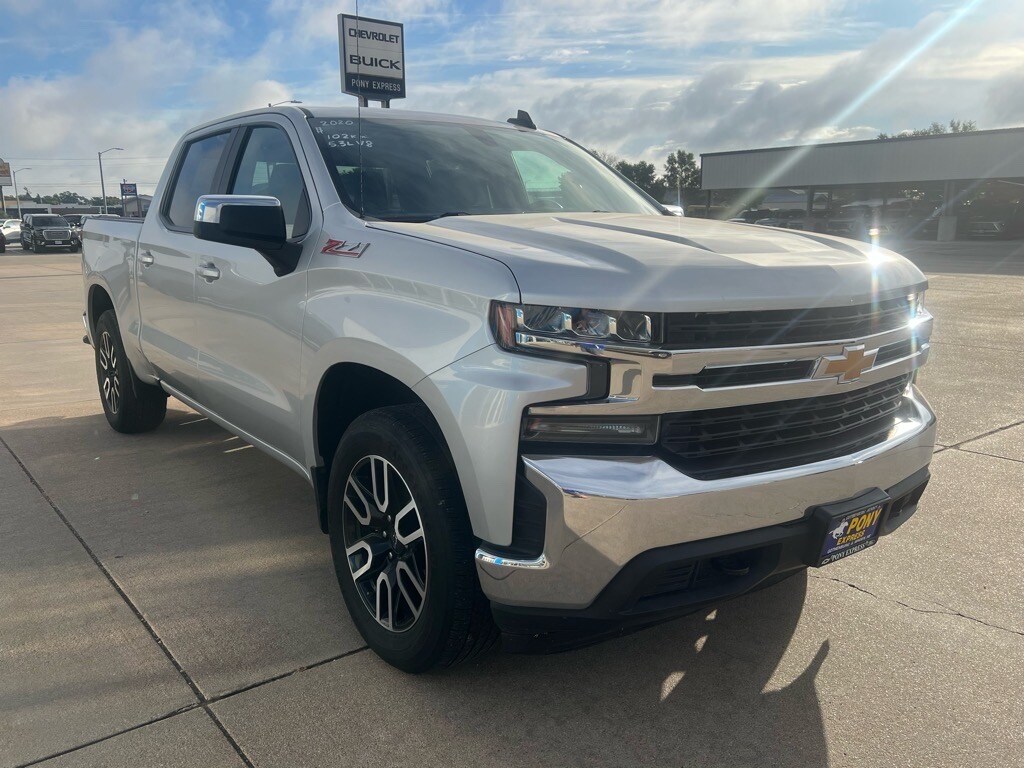 2020 Chevrolet Silverado 1500 LT photo 3