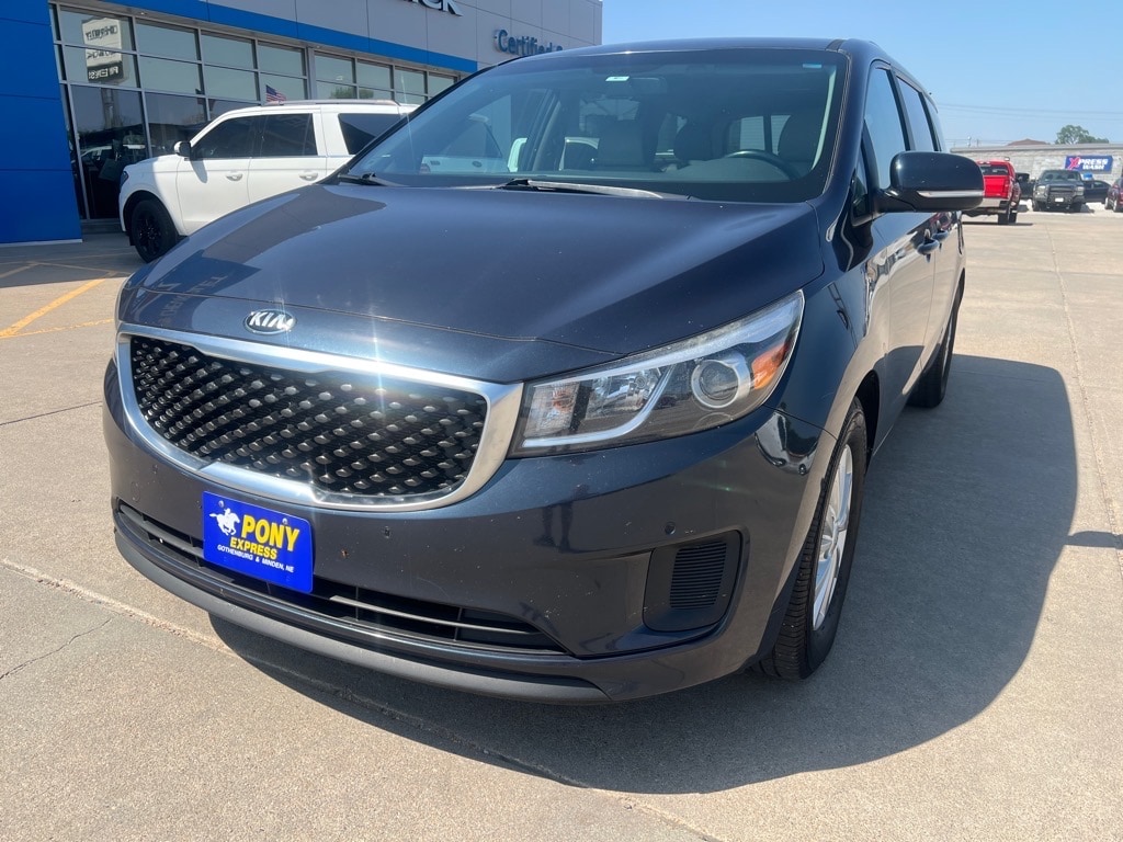 Used 2017 Kia Sedona LX with VIN KNDMB5C10H6265667 for sale in Lexington, NE