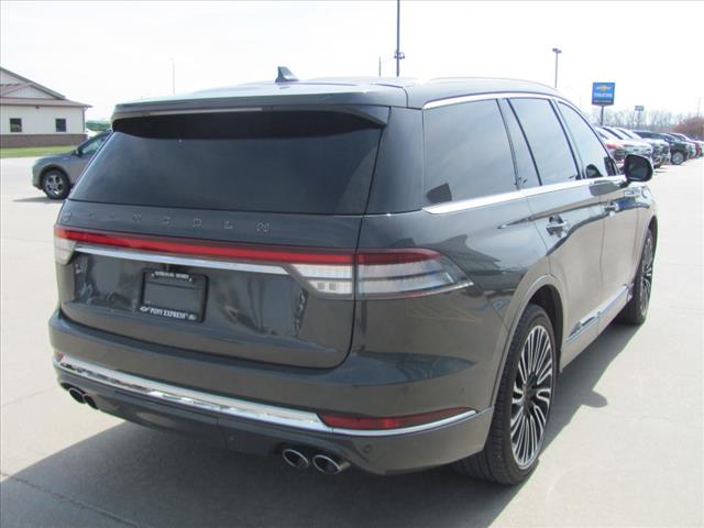 2020 Lincoln Aviator Black Label photo 2