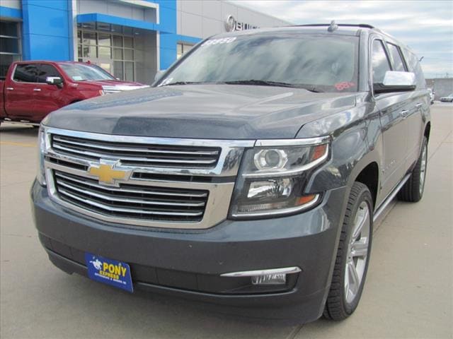 Used 2019 Chevrolet Suburban Premier with VIN 1GNSKJKC0KR254636 for sale in Lexington, NE