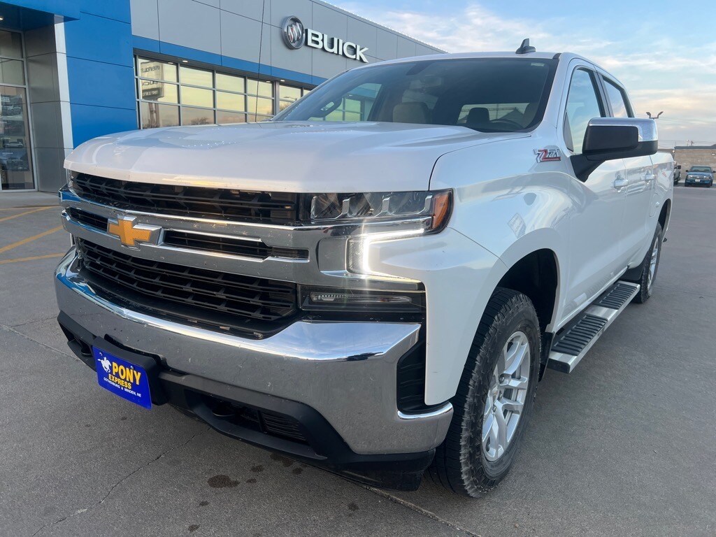 2021 Chevrolet Silverado 1500 LT photo 2