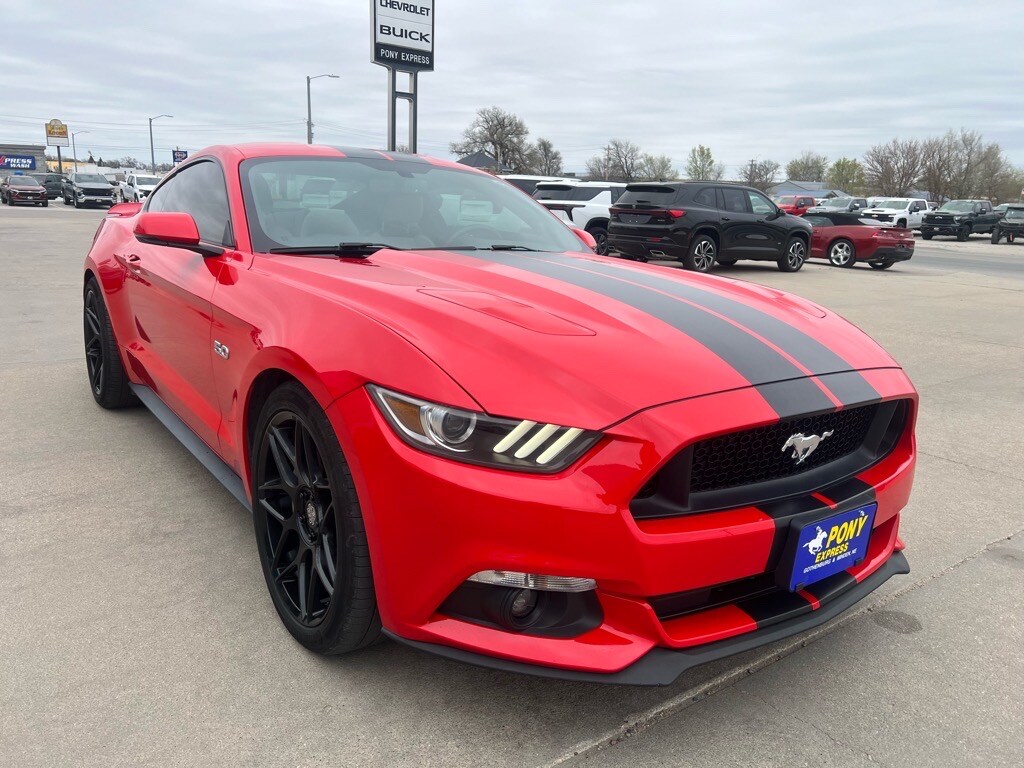 2015 Ford Mustang GT Premium photo 3