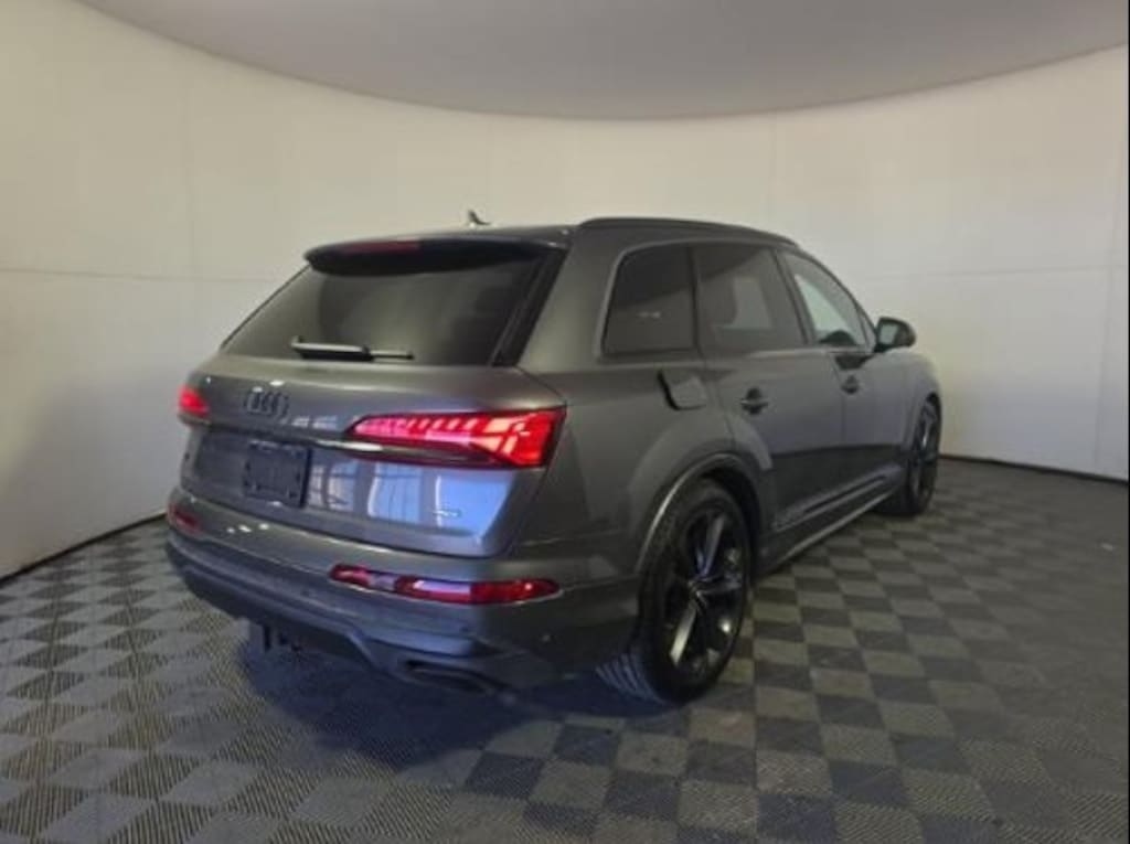 Used 2025 Audi Q7 55 Premium Plus SUV