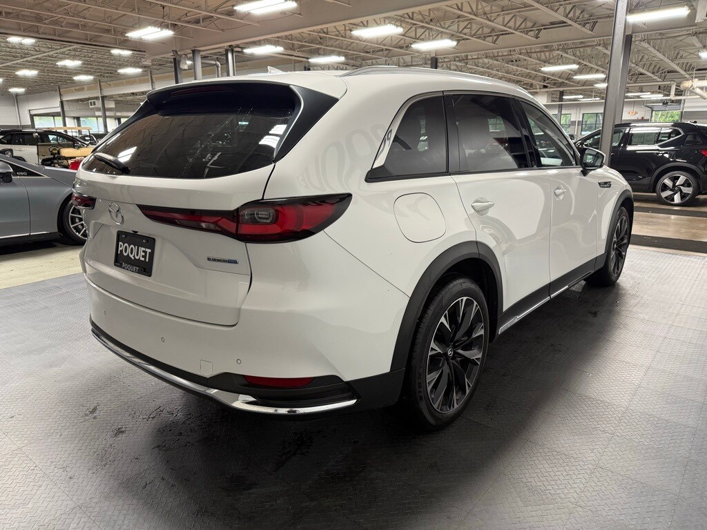 2024 Mazda CX-90 Premium photo 3