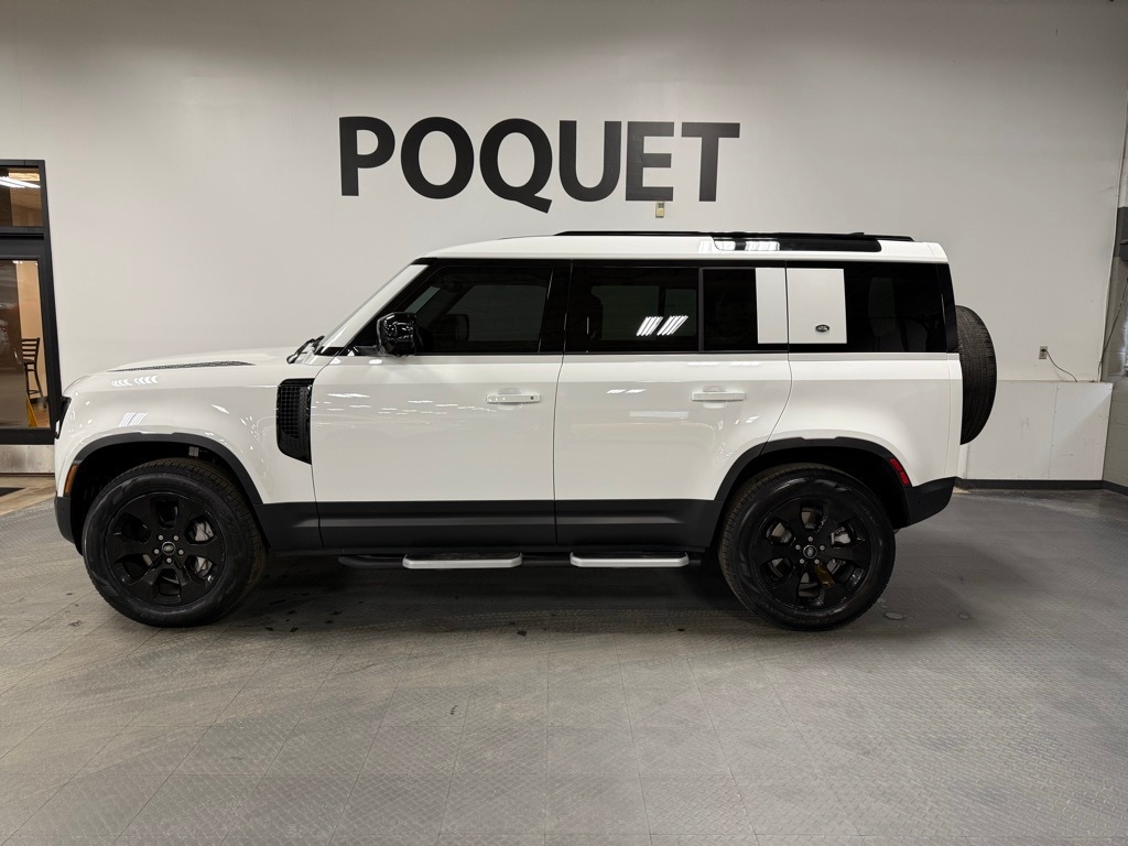 2023 Land Rover Defender SE