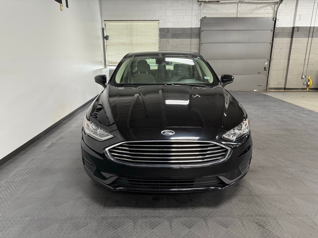 2020 Ford Fusion SE photo 3
