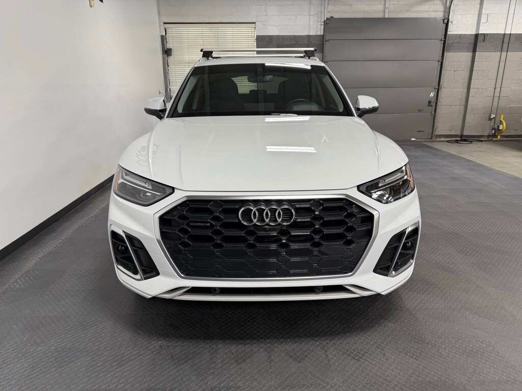 2023 Audi Q5 45 S line Premium Plus photo 2