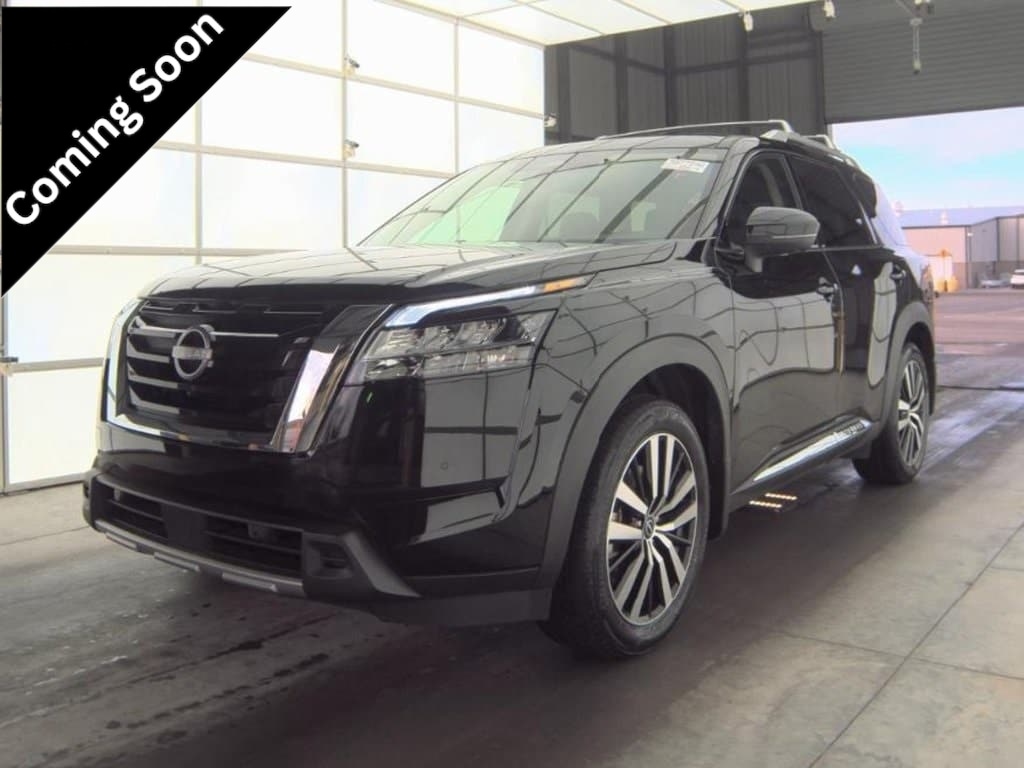 2024 Nissan Pathfinder Platinum's photo