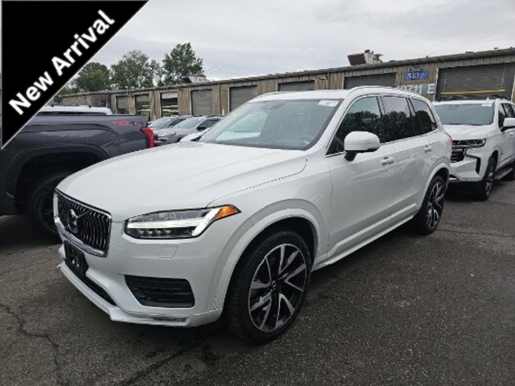 Used 2022 Volvo XC90 T6 Momentum SUV