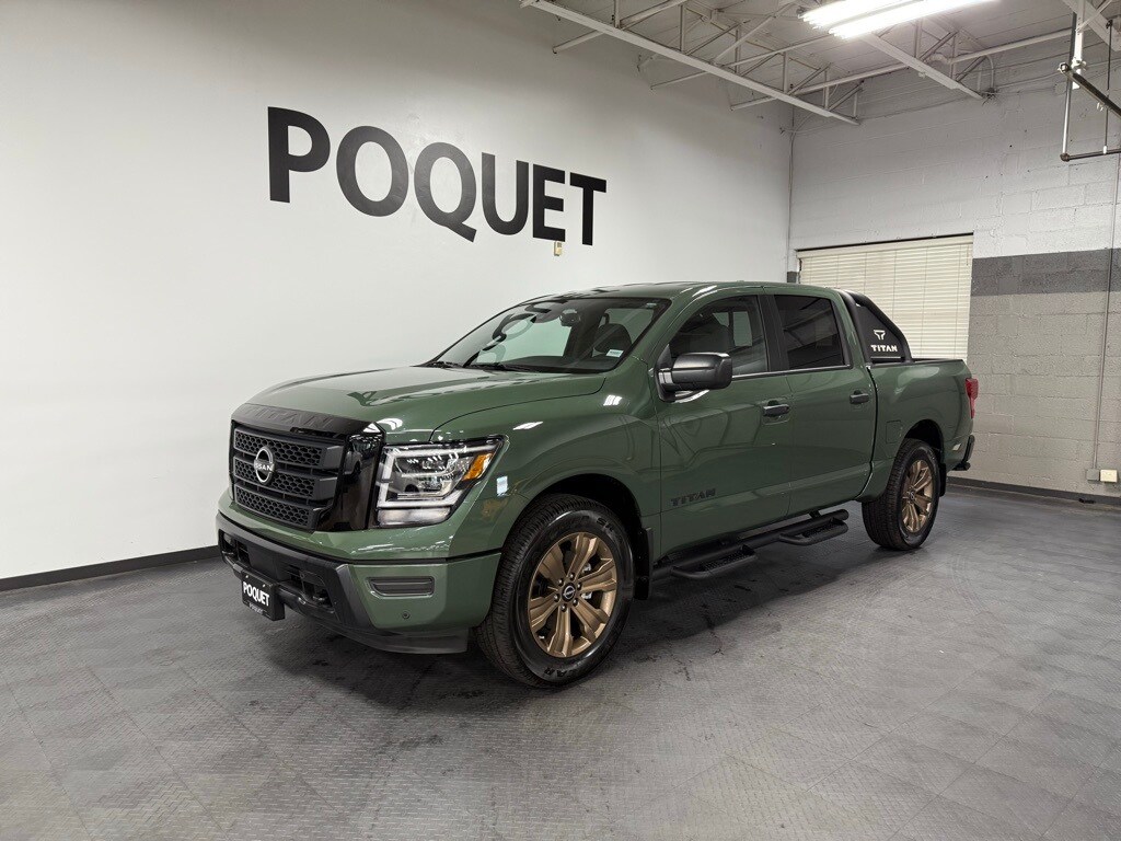2024 Nissan Titan SV photo 2