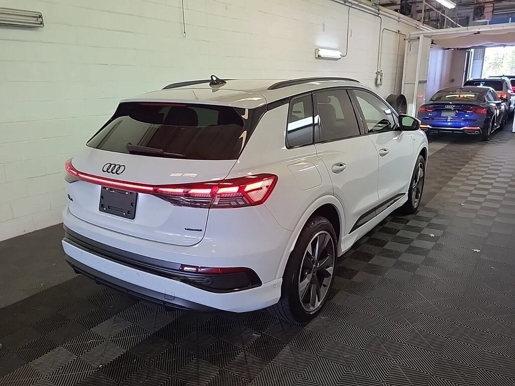 2024 Audi Q4 50 55 E-tron Prestige photo 2