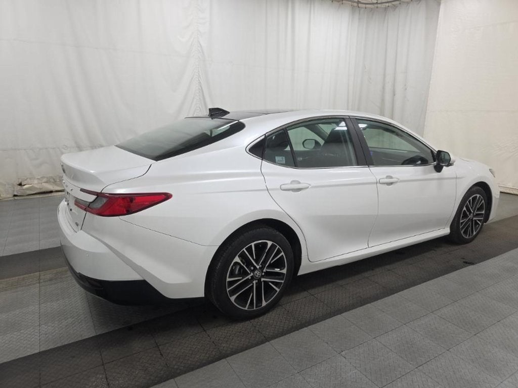 Used 2025 Toyota Camry Hybrid XLE Sedan