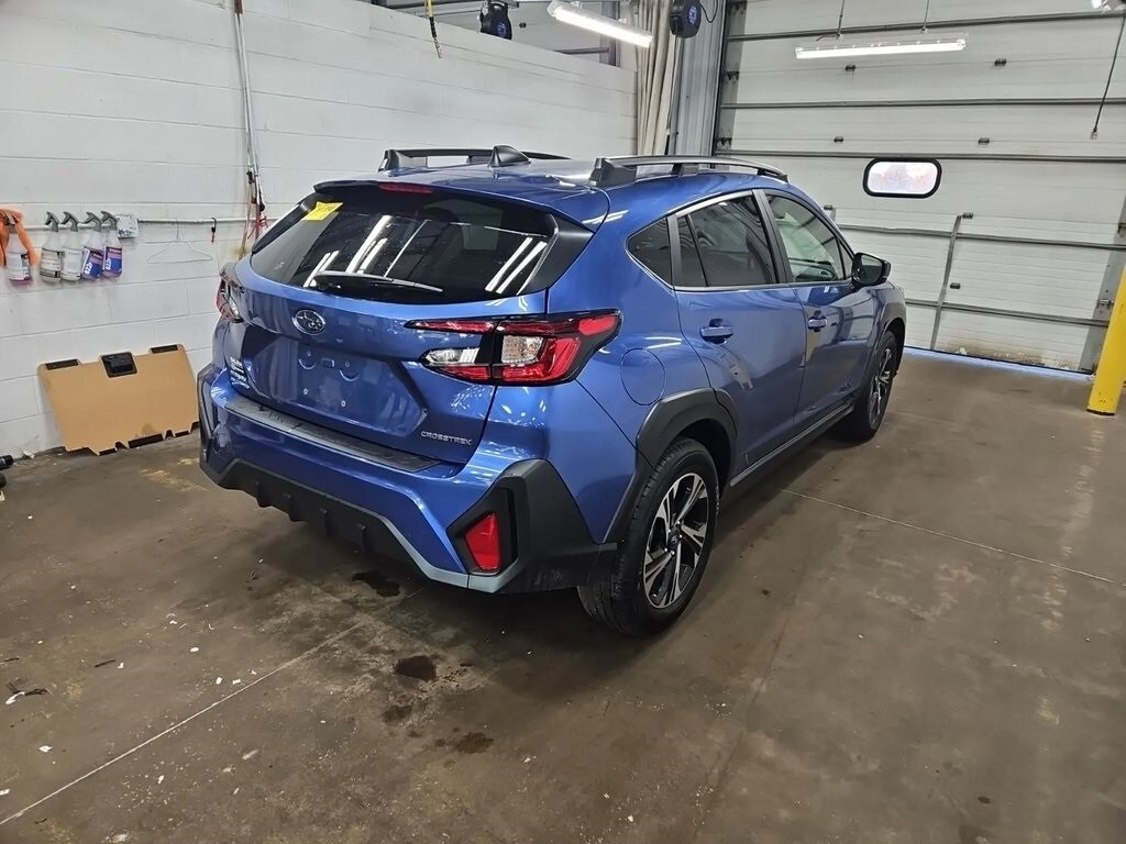 2025 Subaru Crosstrek Premium photo 2