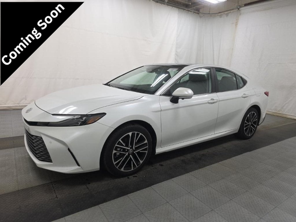 2025 Toyota Camry XLE's photo