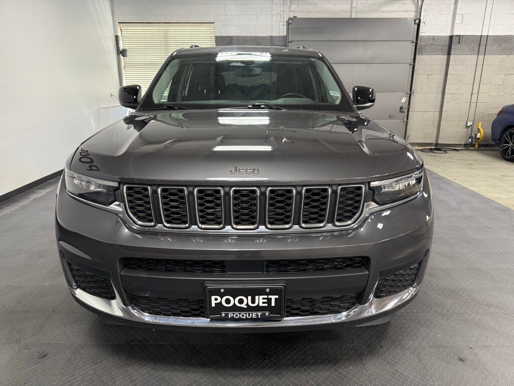 2022 Jeep Grand Cherokee Laredo photo 3