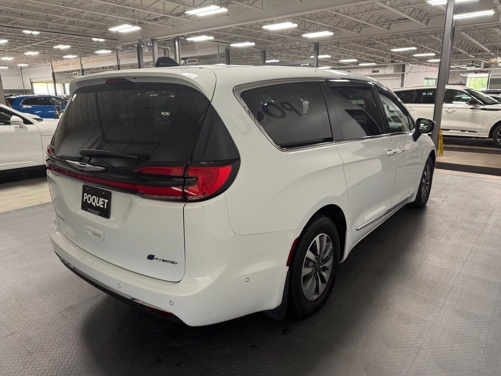 Used 2023 Chrysler Pacifica Hybrid Limited Minivan/Van