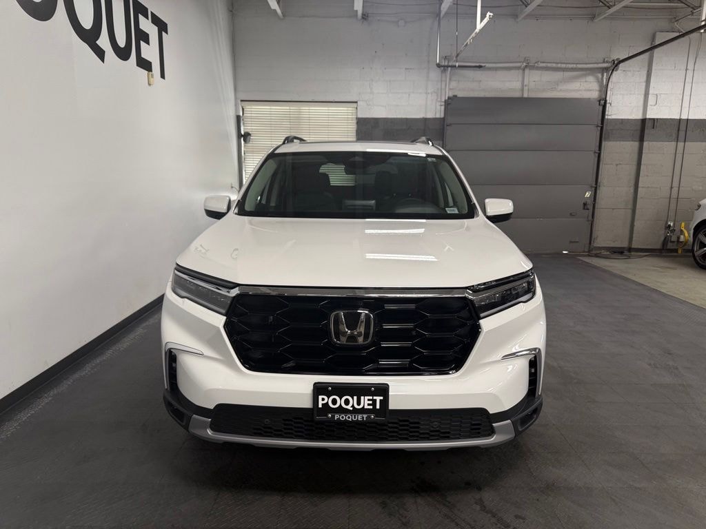 Used 2025 Honda Pilot Touring SUV