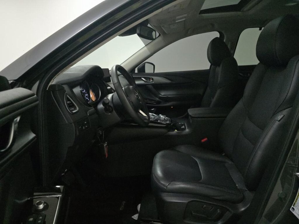 2022 Mazda CX-9 Touring photo 2