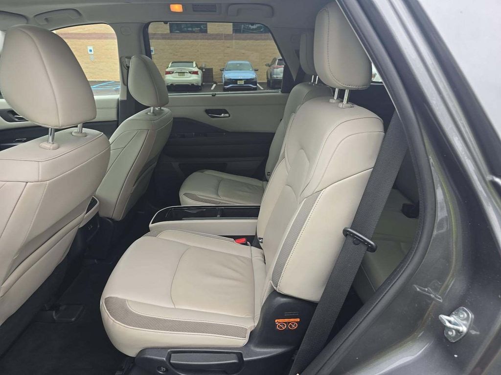 Used 2022 Nissan Pathfinder SL SUV