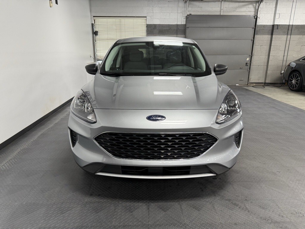 2022 Ford Escape Hybrid SE photo 3