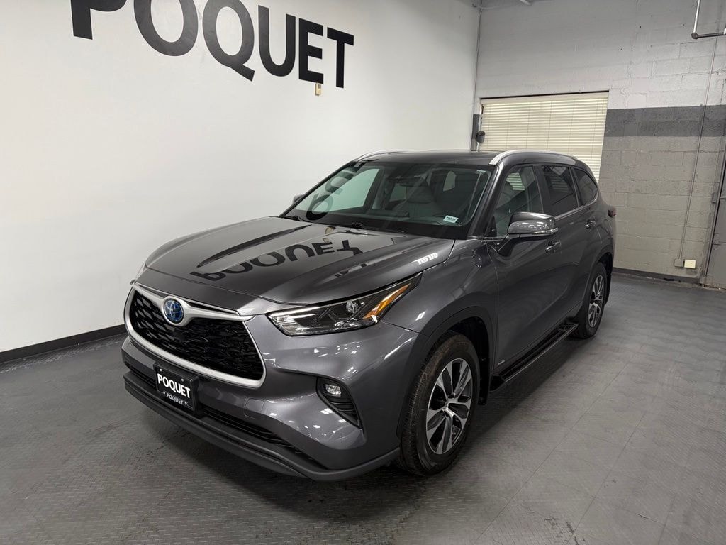 Used 2024 Toyota Highlander Hybrid XLE SUV