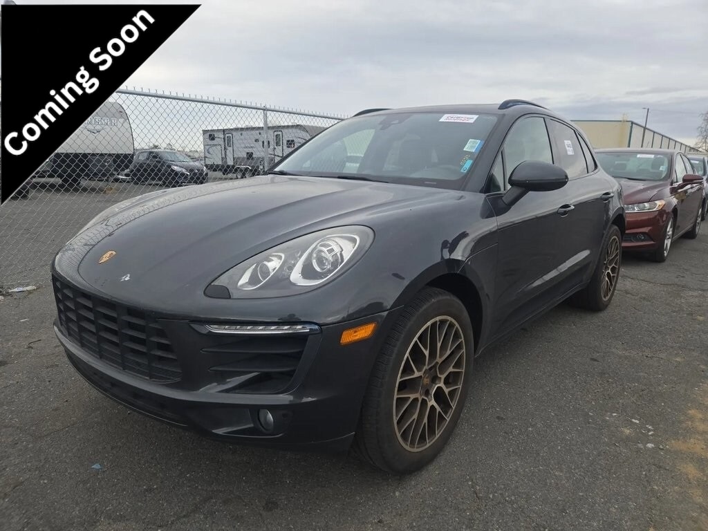2018 Porsche Macan Sport Edition's photo