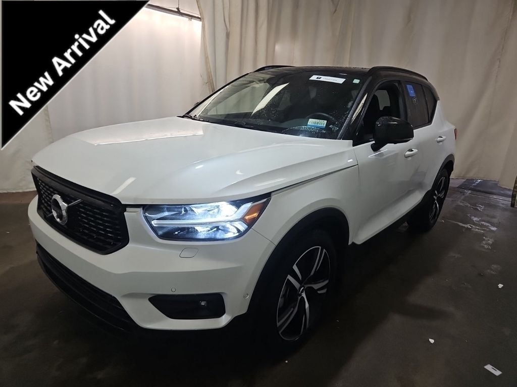 Used 2022 Volvo XC40 R-Design SUV