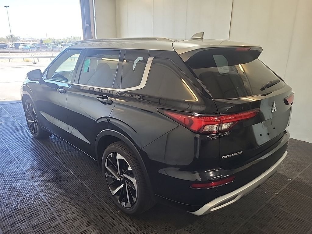 Used 2024 Mitsubishi Outlander SEL Platinum Edition SUV