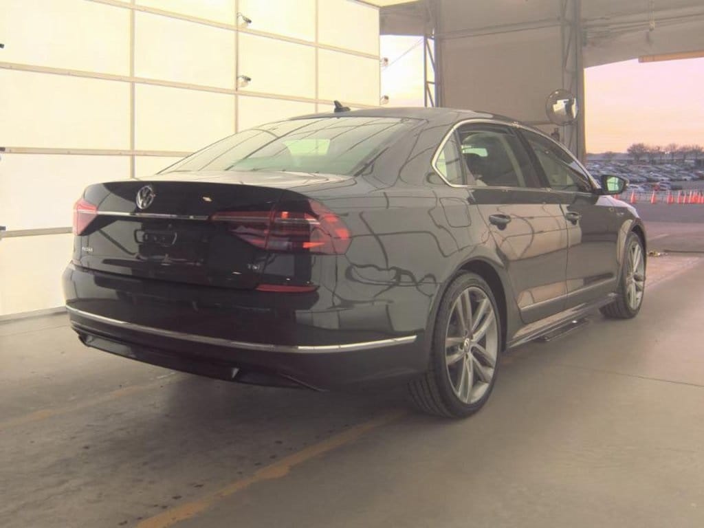 Used 2017 Volkswagen Passat 1.8T R-Line Sedan