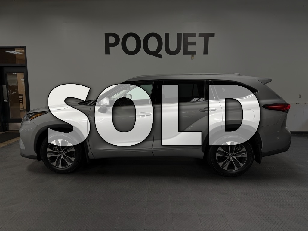 2022 Toyota Highlander XLE's photo