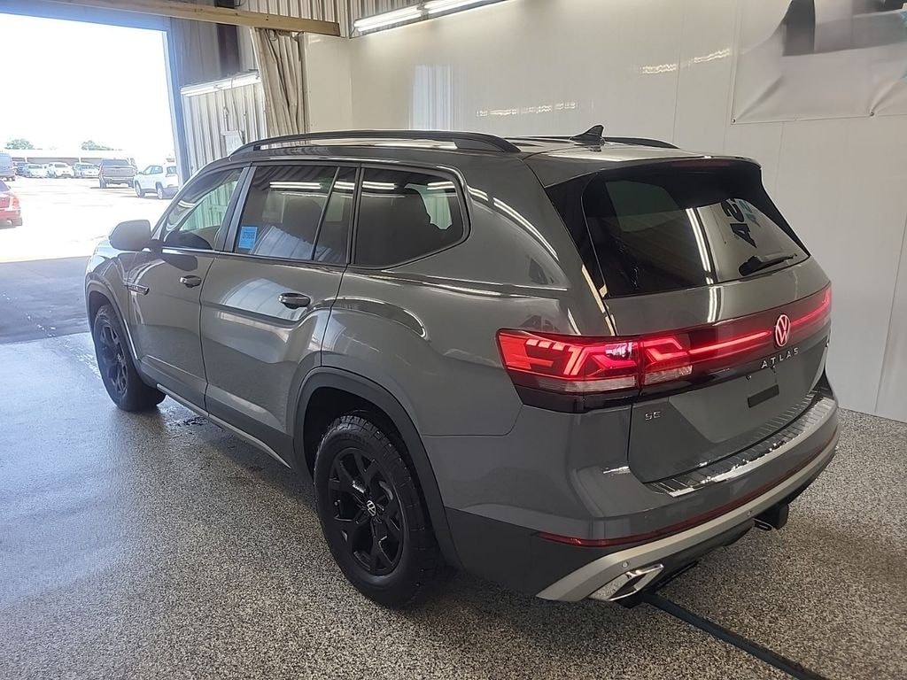 Used 2025 Volkswagen Atlas 2.0T Peak Edition SUV